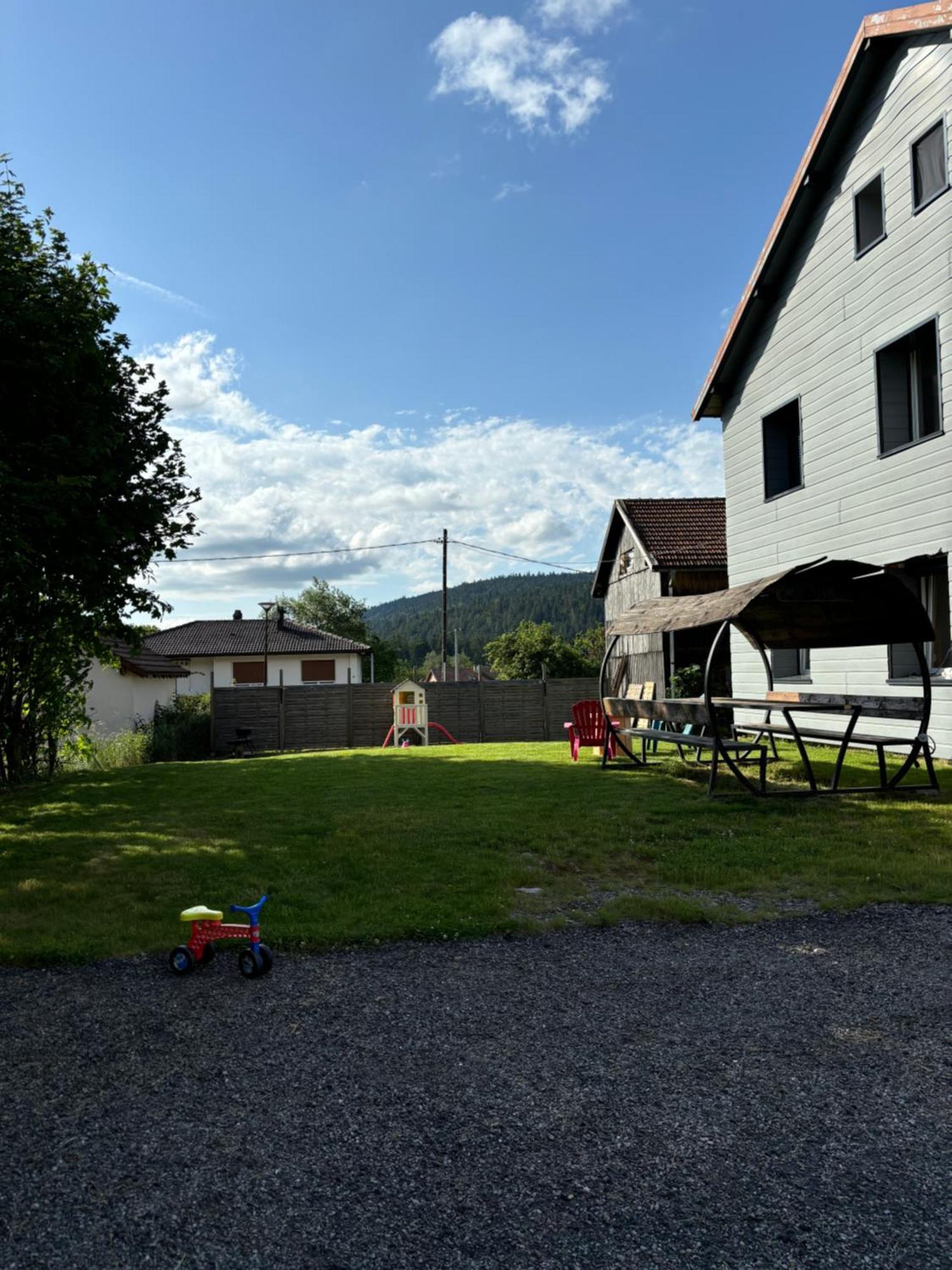 ג'רארדמר Appartement Cosy Avec Jardin Et Barbecue מראה חיצוני תמונה